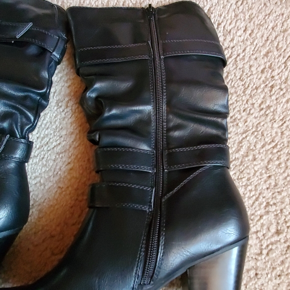 Womens boots - Picture 2 of 8